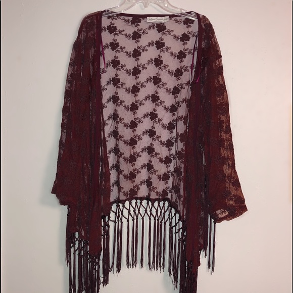 Collegiate Outfitters Other - Collegiate Outfitters Fringe Kimono Collegiate Outfitters Other - Collegiate Outfitters Fringe Kimono